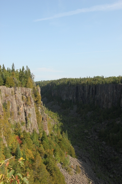 Quimet Canyon vertical (dig)-Lake Superior, Ontario