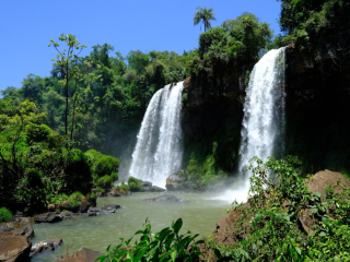 Iguazu Falls double falls, Lower Circuit, Argentina