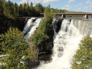 Kakabeka Falls vertical (dig)-Ontario