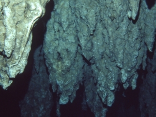 Stalactites-Chandelier Cave-Palau